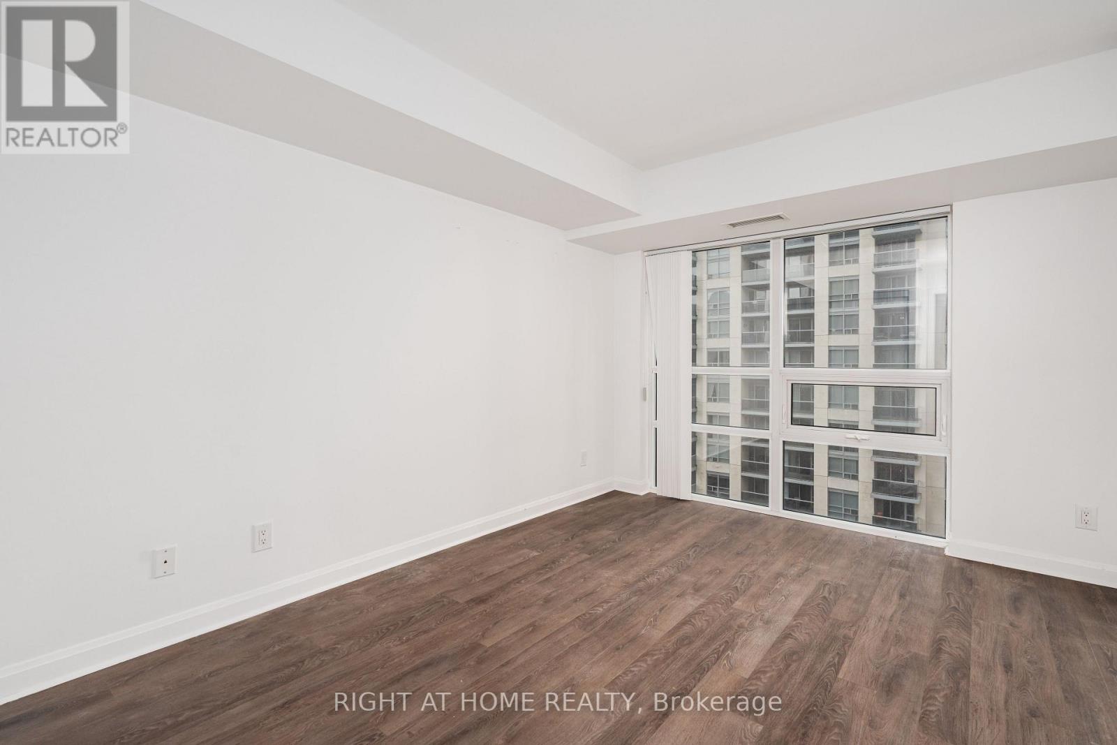 1401 - 1 Michael Power Place, Toronto, Ontario  M9A 0A1 - Photo 11 - W12599602