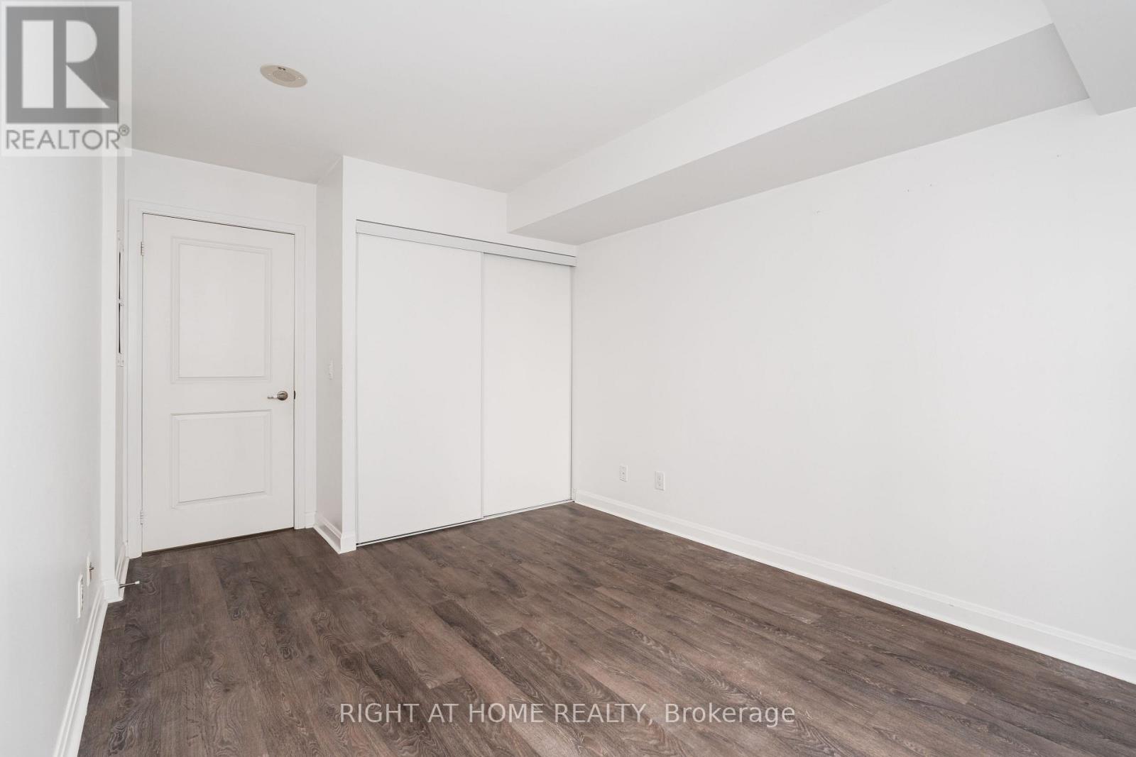 1401 - 1 Michael Power Place, Toronto, Ontario  M9A 0A1 - Photo 12 - W12599602