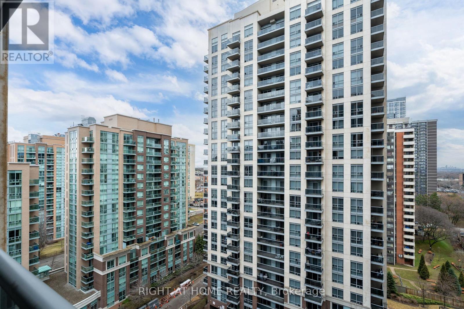 1401 - 1 Michael Power Place, Toronto, Ontario  M9A 0A1 - Photo 15 - W12599602