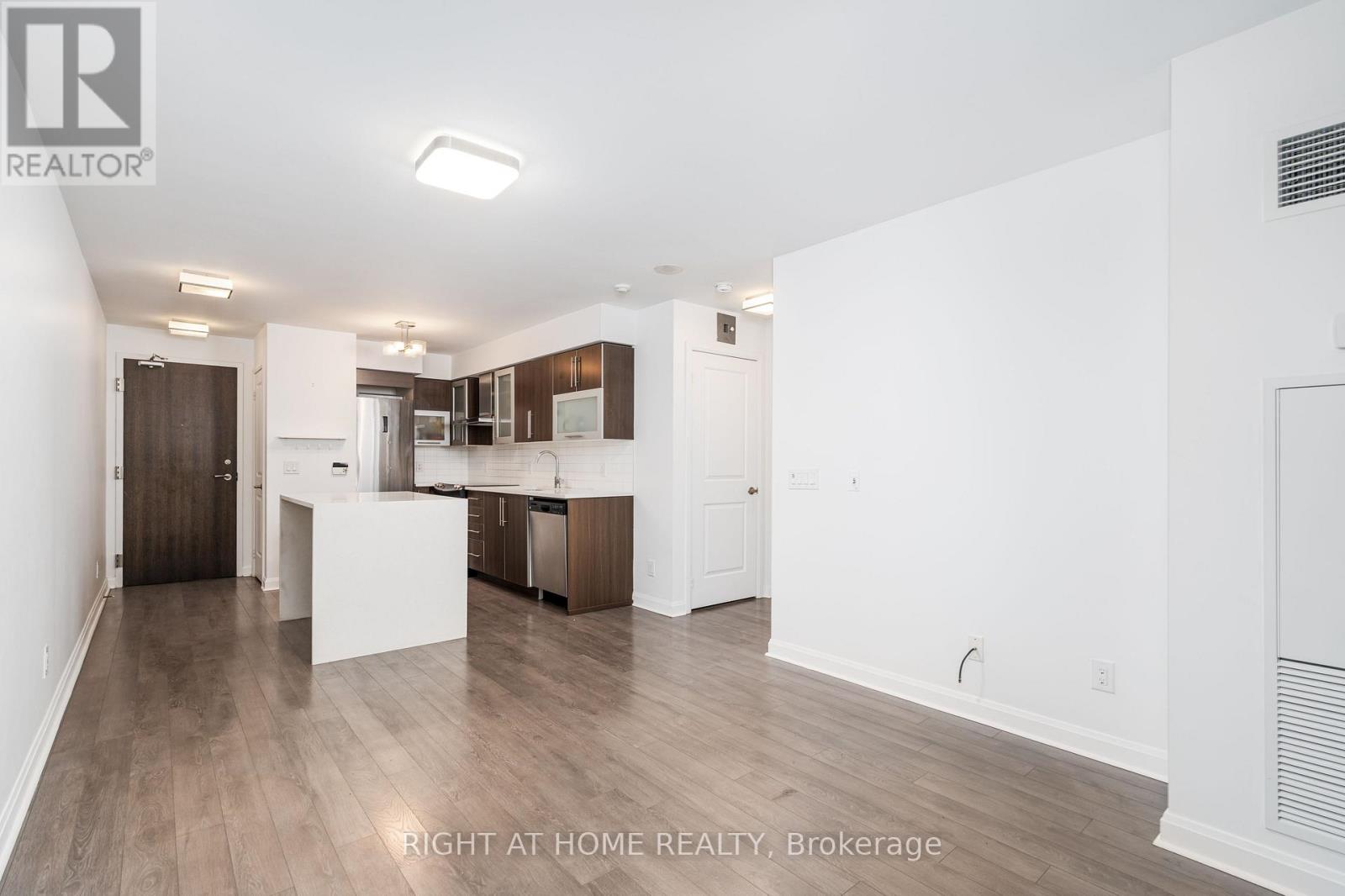 1401 - 1 Michael Power Place, Toronto, Ontario  M9A 0A1 - Photo 5 - W12599602
