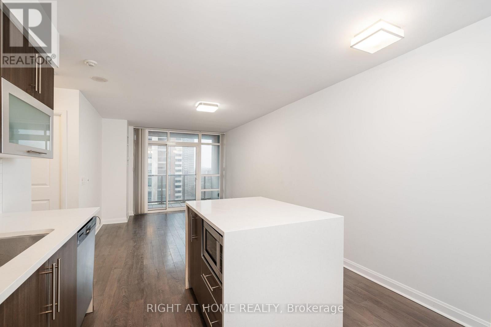 1401 - 1 Michael Power Place, Toronto, Ontario  M9A 0A1 - Photo 8 - W12599602