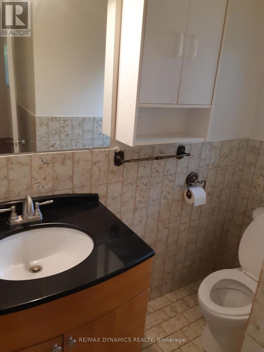 76 Westona Street, Toronto, Ontario M9P 2Y3 - Photo 10 - W12599624