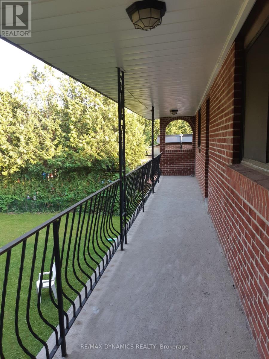 76 Westona Street, Toronto, Ontario M9P 2Y3 - Photo 12 - W12599624