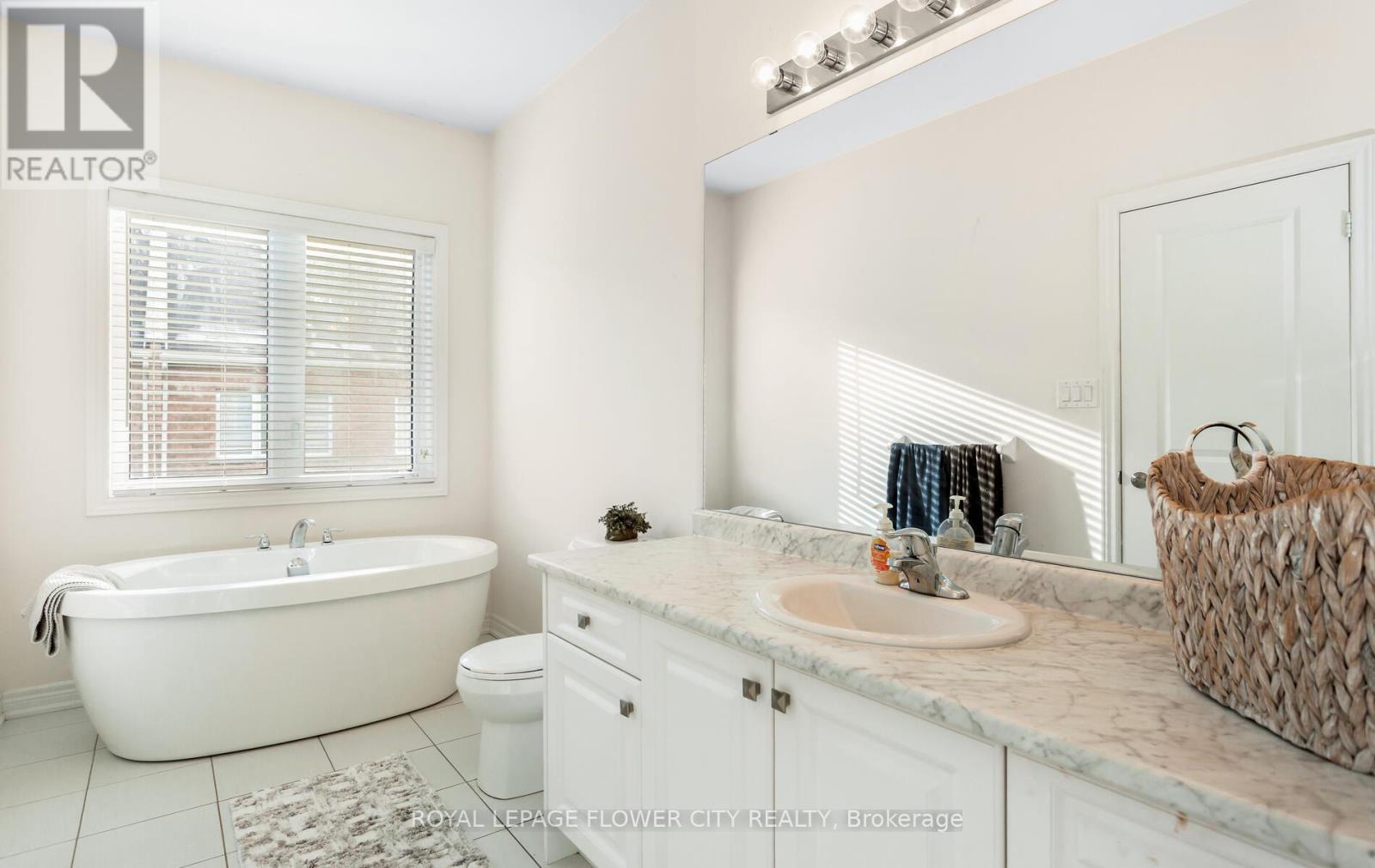 9 Backwater Trail, Brampton, Ontario  L7A 5B8 - Photo 15 - W12599658