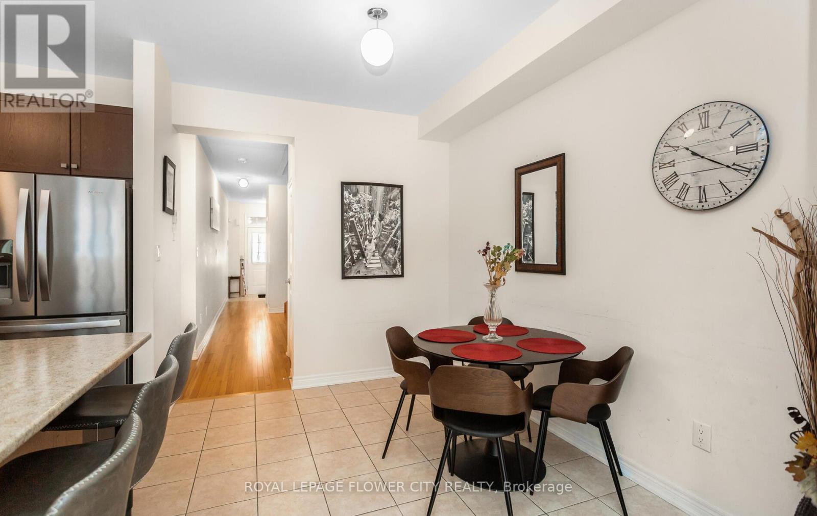 9 Backwater Trail, Brampton, Ontario  L7A 5B8 - Photo 5 - W12599658