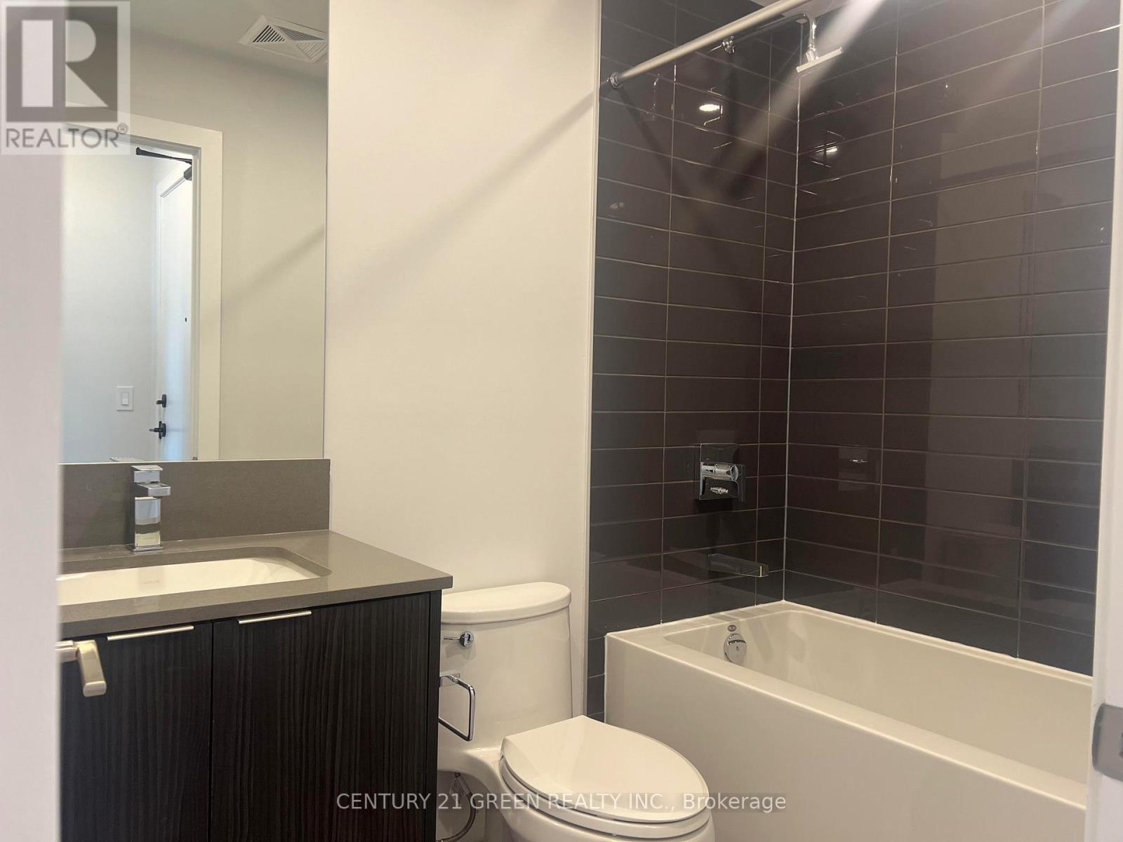 3203 - 430 Square One Drive, Mississauga, Ontario  L5B 0L6 - Photo 8 - W12598222