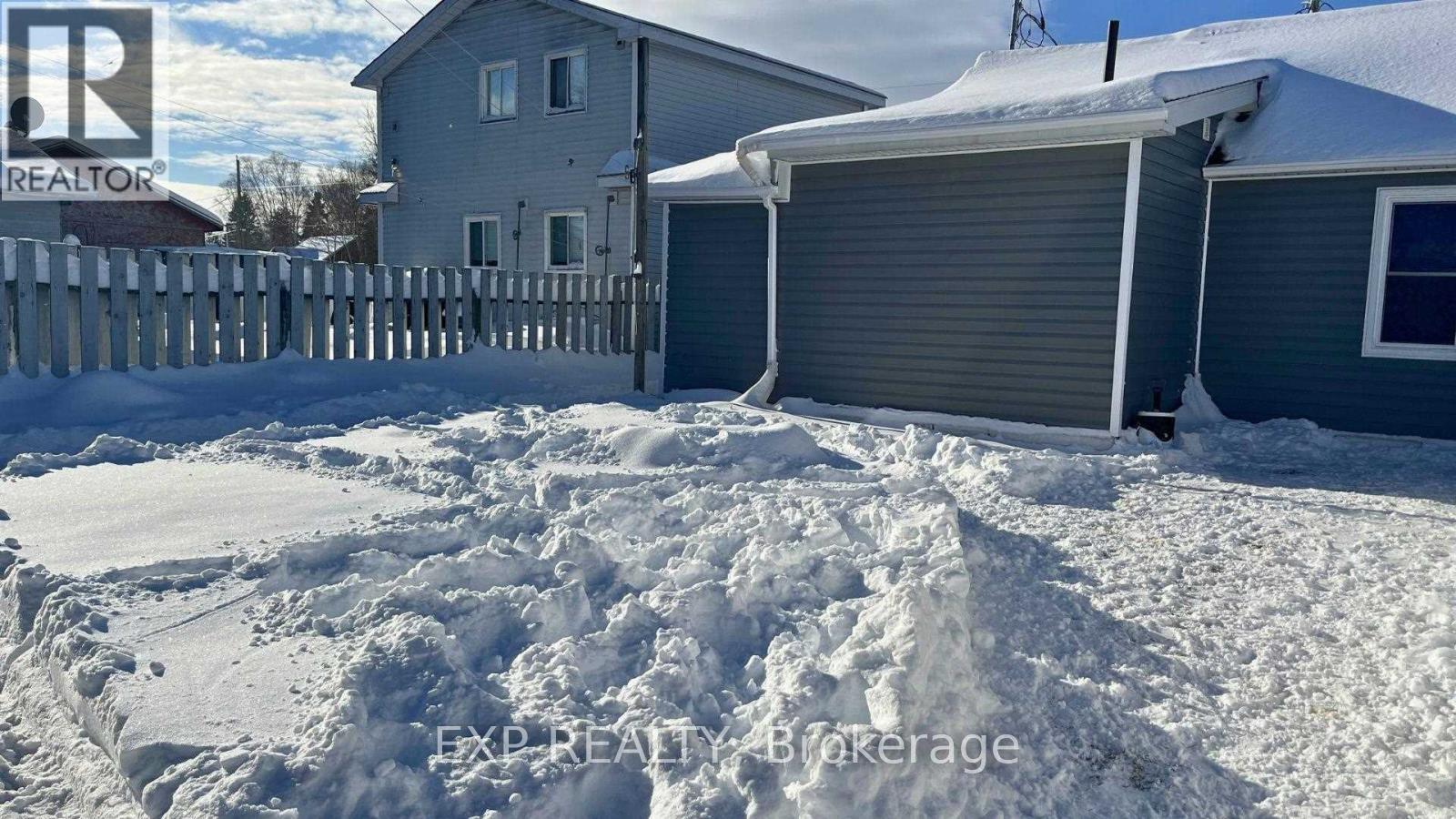 17 Third Avenue, Wawa, Ontario P0S 1K0 - Photo 5 - X12599610