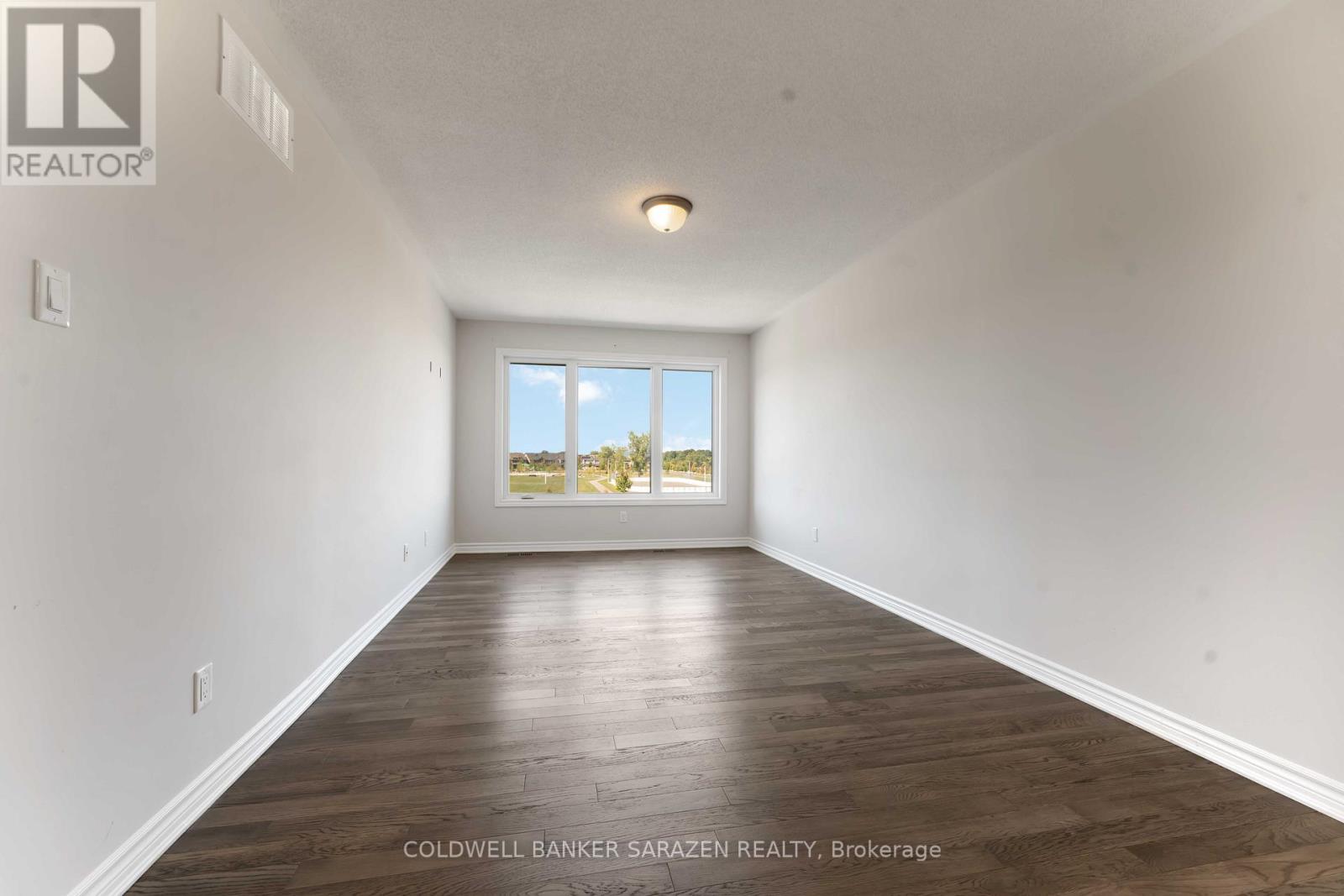 231 Croissant Squadron Crescent, Ottawa, Ontario  K1K 5A1 - Photo 14 - X12599682