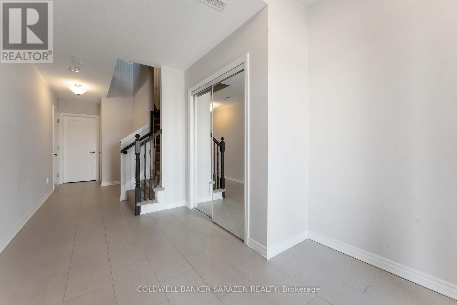 231 Croissant Squadron Crescent, Ottawa, Ontario  K1K 5A1 - Photo 3 - X12599682