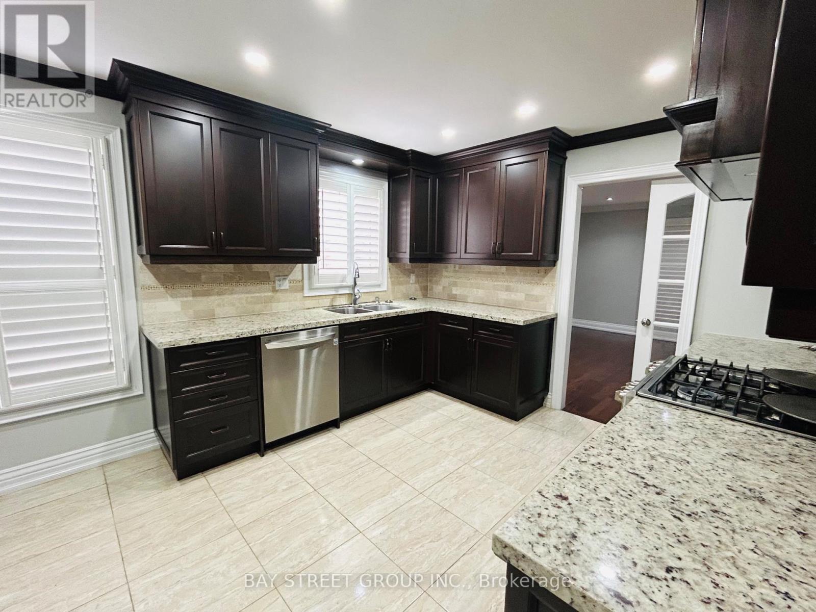 52 Rosseter Road, Markham, Ontario  L3S 2M9 - Photo 5 - N12597674