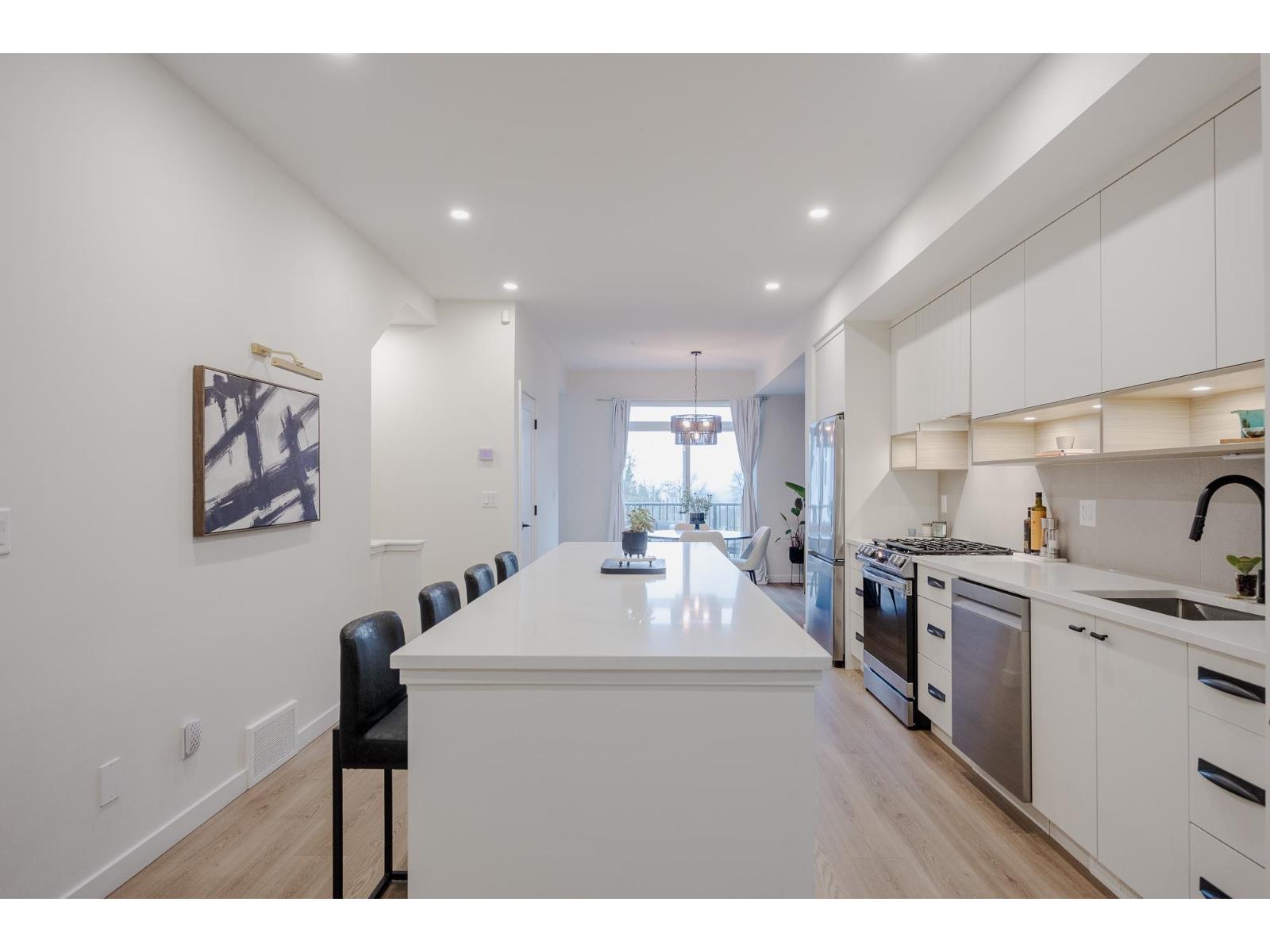 10 33929 Barker Court, Mission, British Columbia  V2V 0K2 - Photo 5 - R3071393