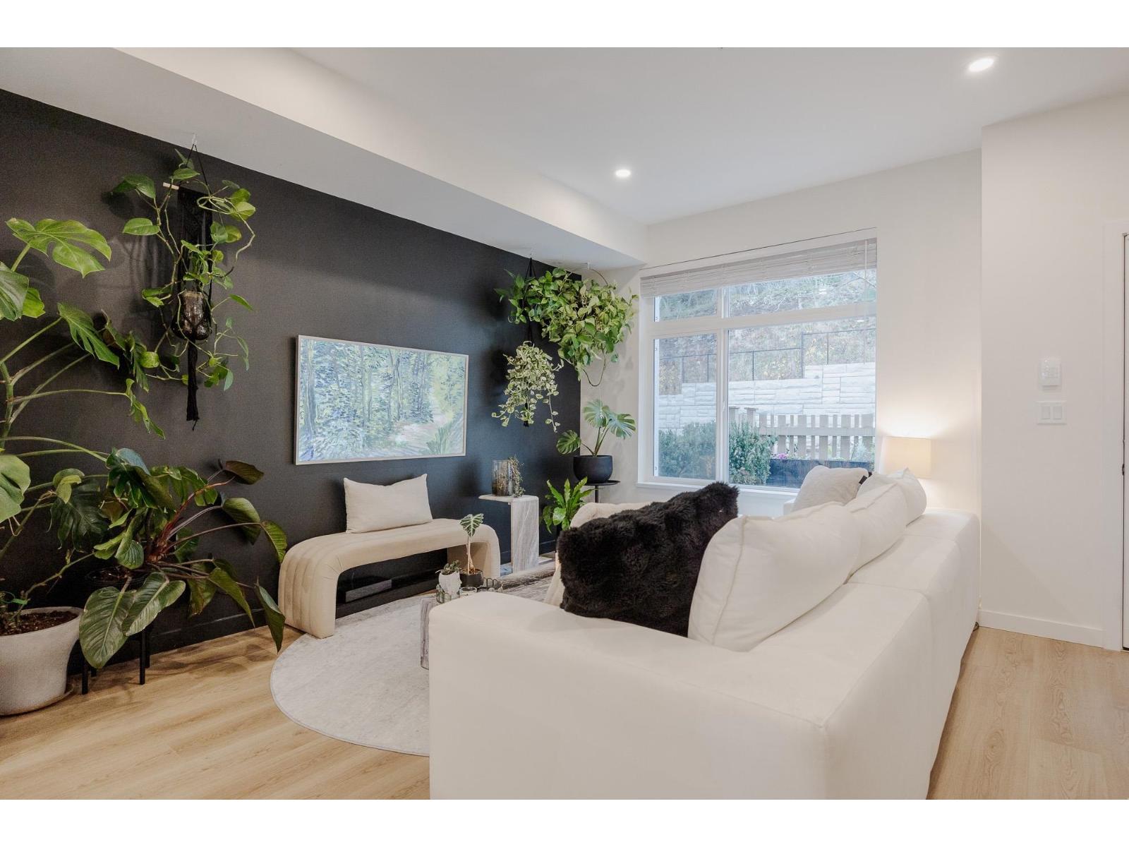 10 33929 Barker Court, Mission, British Columbia  V2V 0K2 - Photo 3 - R3071393