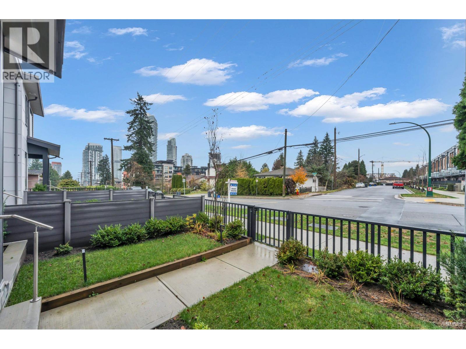 103 706 Smith Avenue, Coquitlam, British Columbia  V3J 2W7 - Photo 3 - R3071788