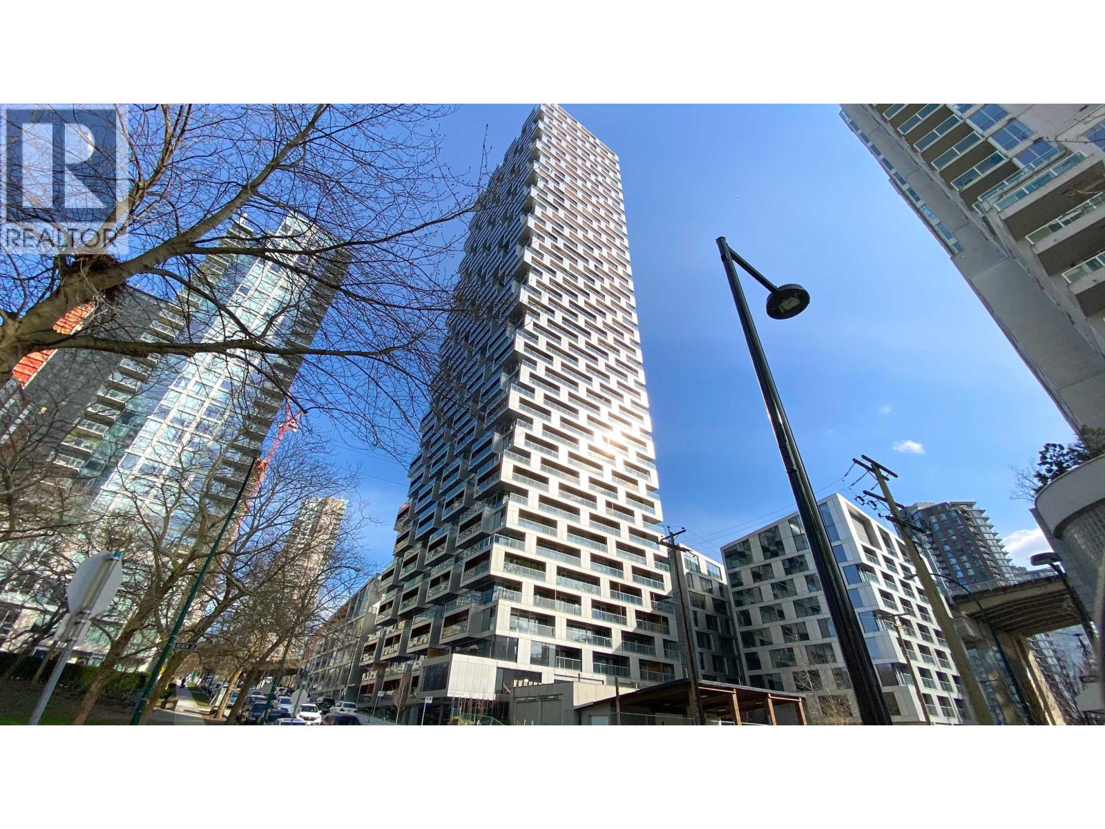 38xx 1480 Howe Street, Vancouver, British Columbia  V6Z 0G5 - Photo 1 - R3072050