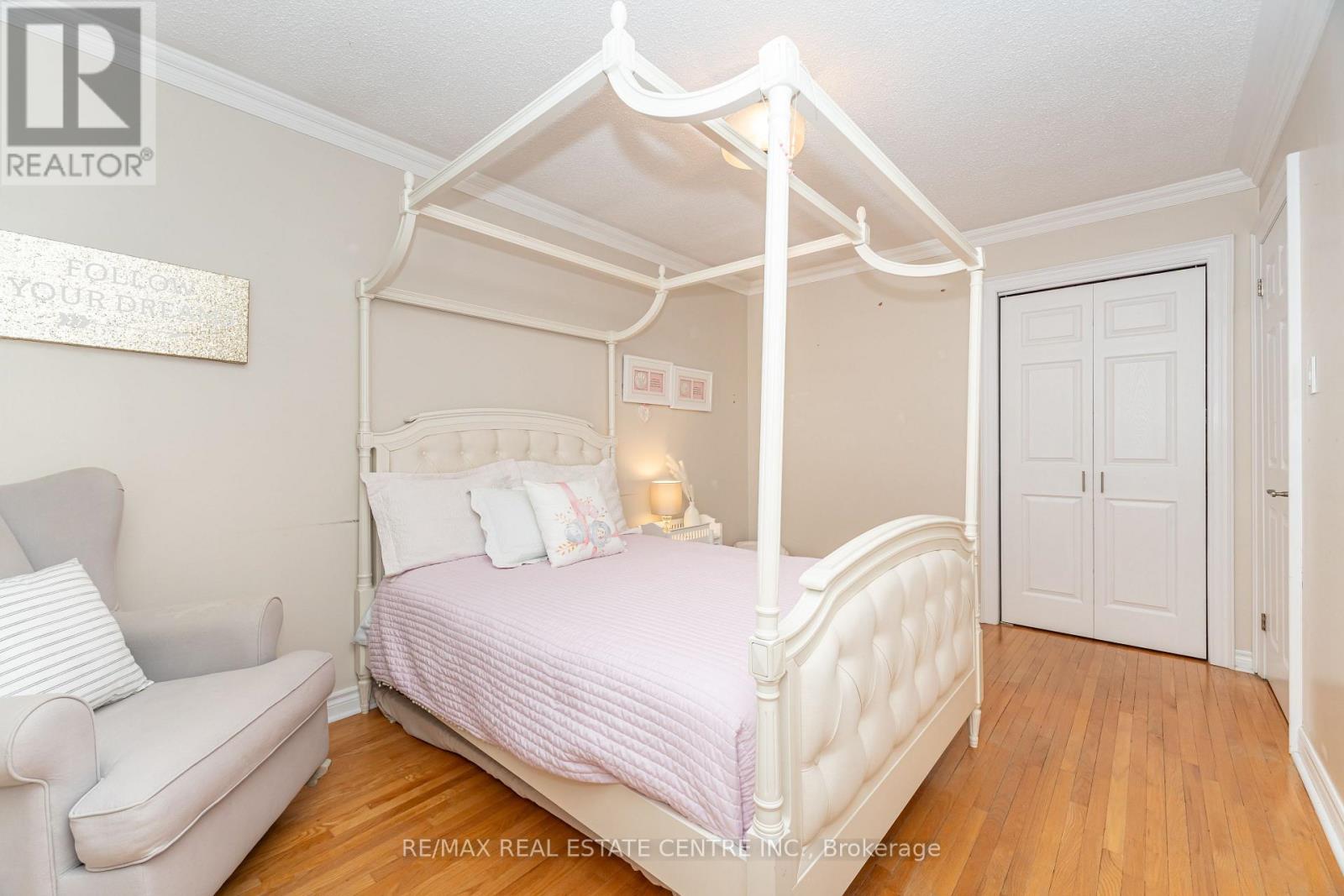 4262 Poltava Crescent, Mississauga, Ontario L4W 3C2 - Photo 21 - W12598042