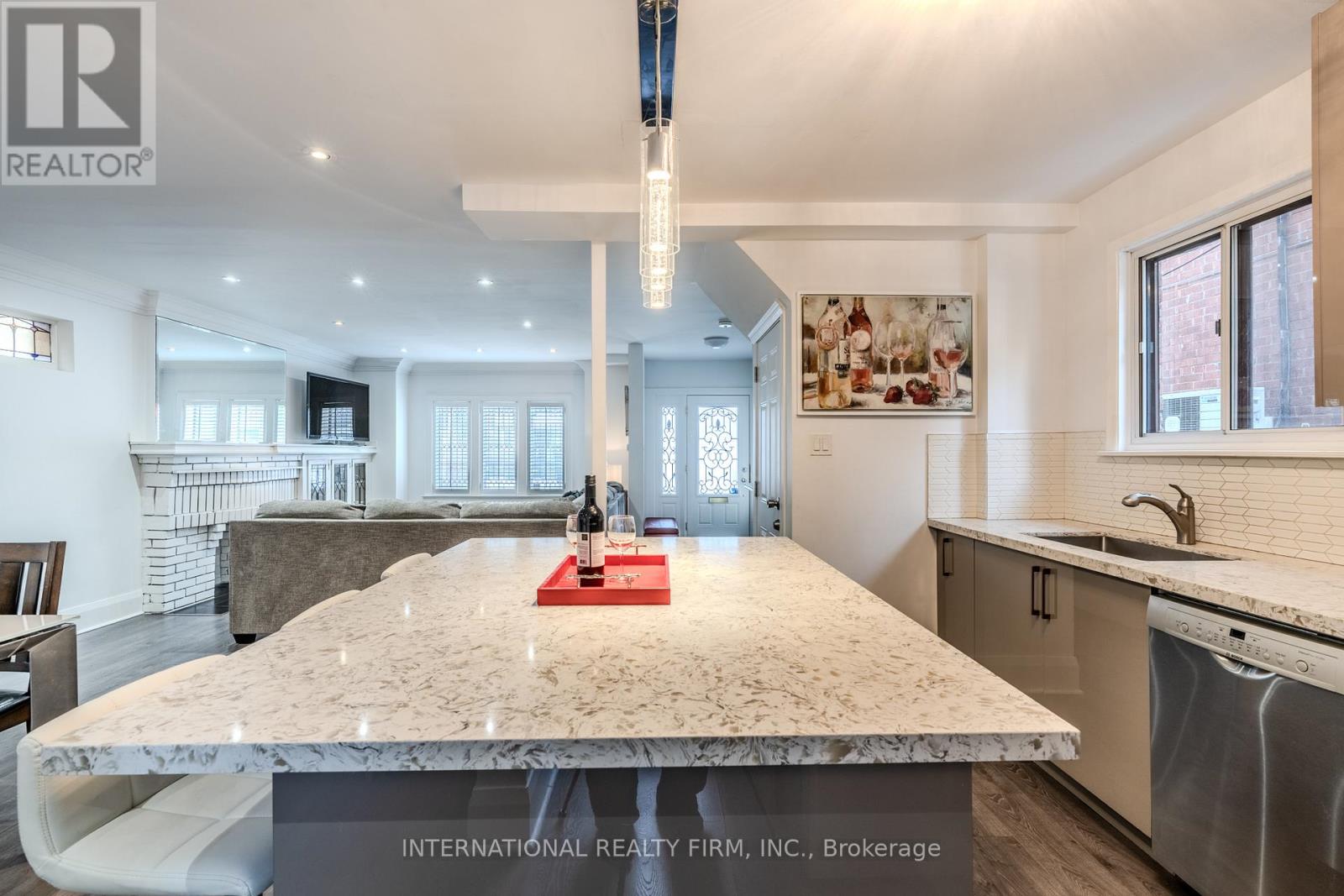 Mainsecondfloors - 47 Maxwell Avenue, Toronto, Ontario  M5P 2B4 - Photo 8 - C12599668