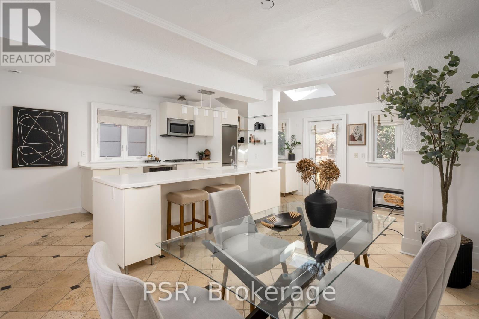 217 Northcliffe Boulevard, Toronto, Ontario  M6E 3K8 - Photo 11 - C12599674