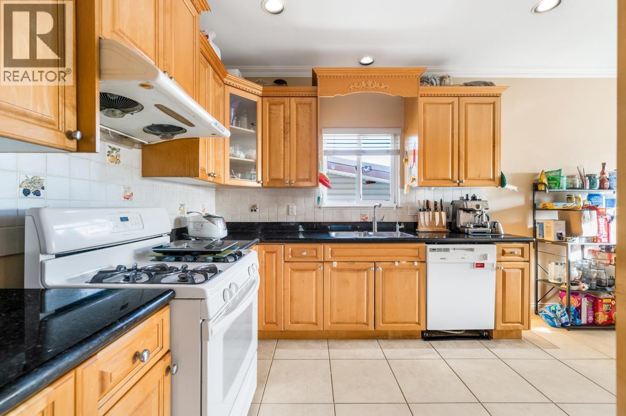 5456 Neville Street, Burnaby, British Columbia  V5J 2H7 - Photo 5 - R3071986