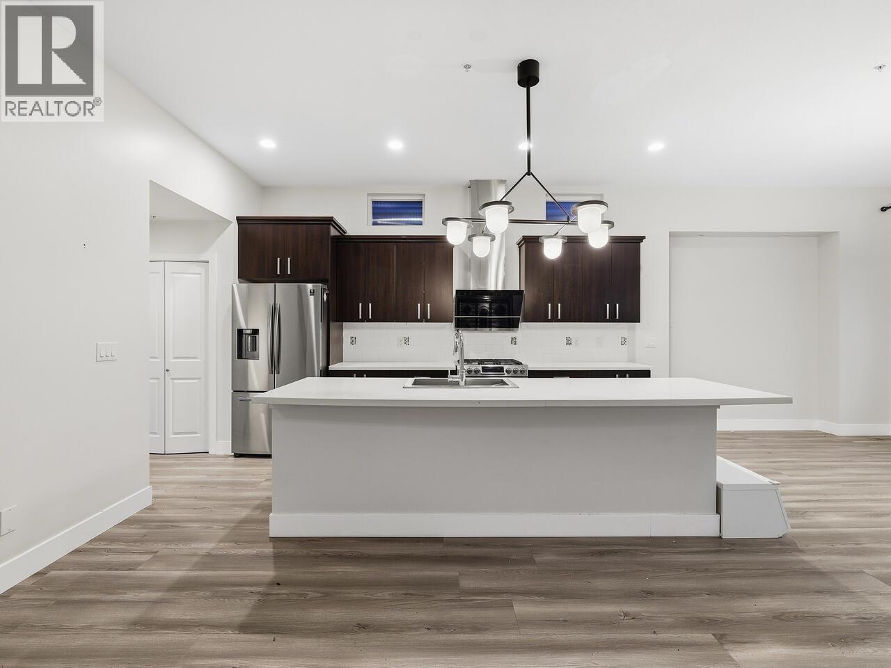 10428 Mceachern Street, Maple Ridge, British Columbia V2W 0H8 - Photo 6 - R3066890