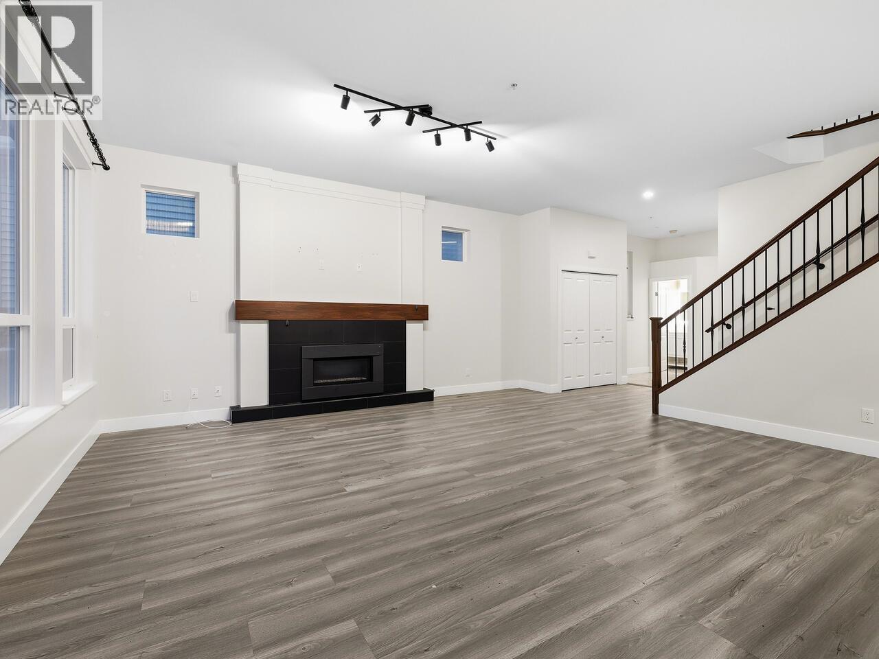 10428 Mceachern Street, Maple Ridge, British Columbia V2W 0H8 - Photo 5 - R3066890