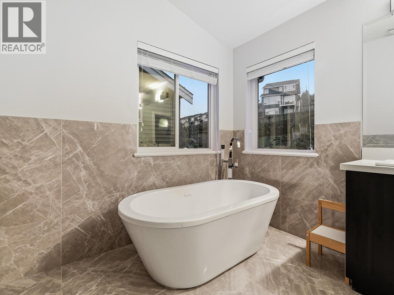 10428 Mceachern Street, Maple Ridge, British Columbia V2W 0H8 - Photo 12 - R3066890