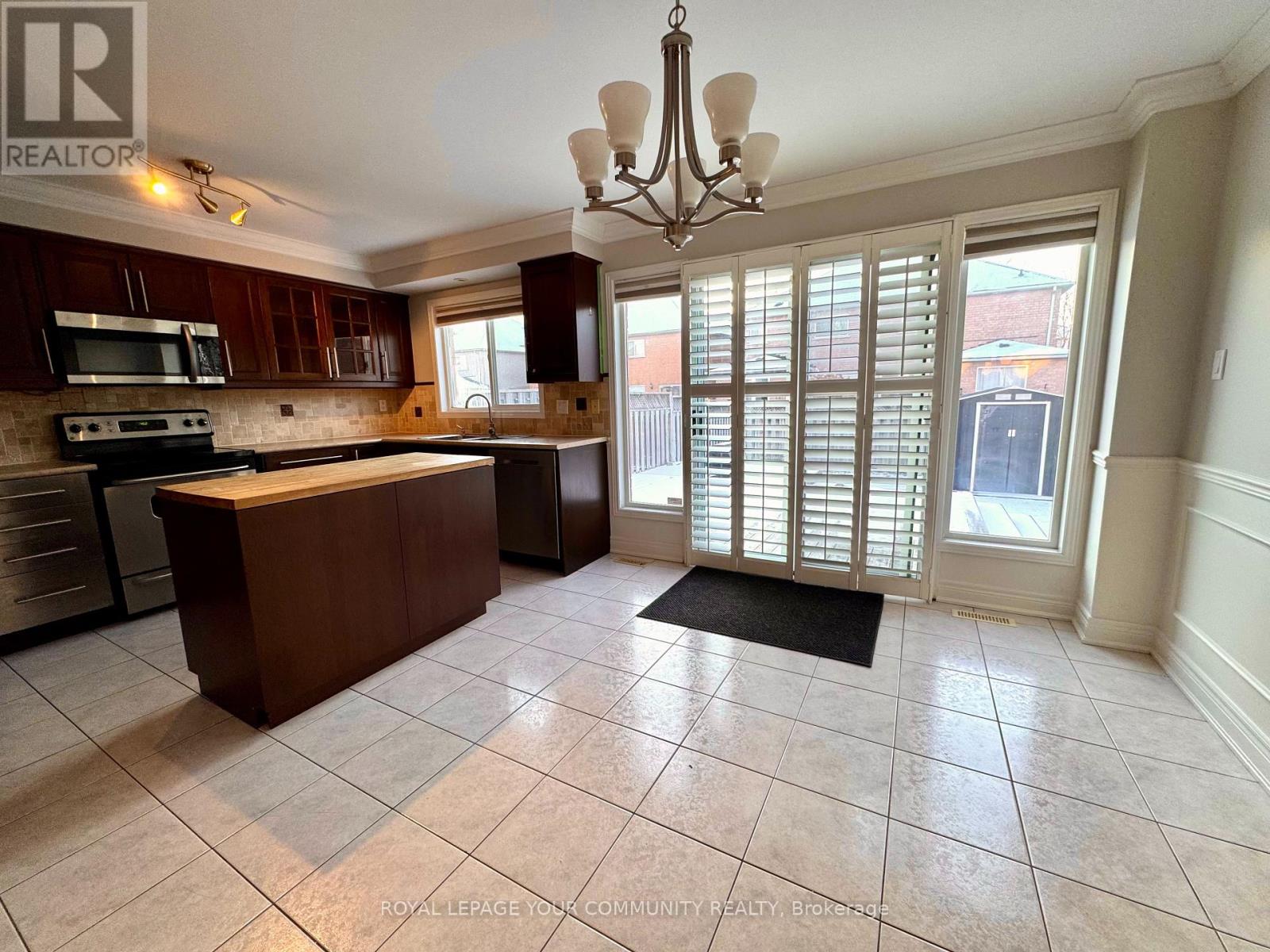 20 La Neve Avenue, Vaughan, Ontario  L4H 1N9 - Photo 3 - N12599680