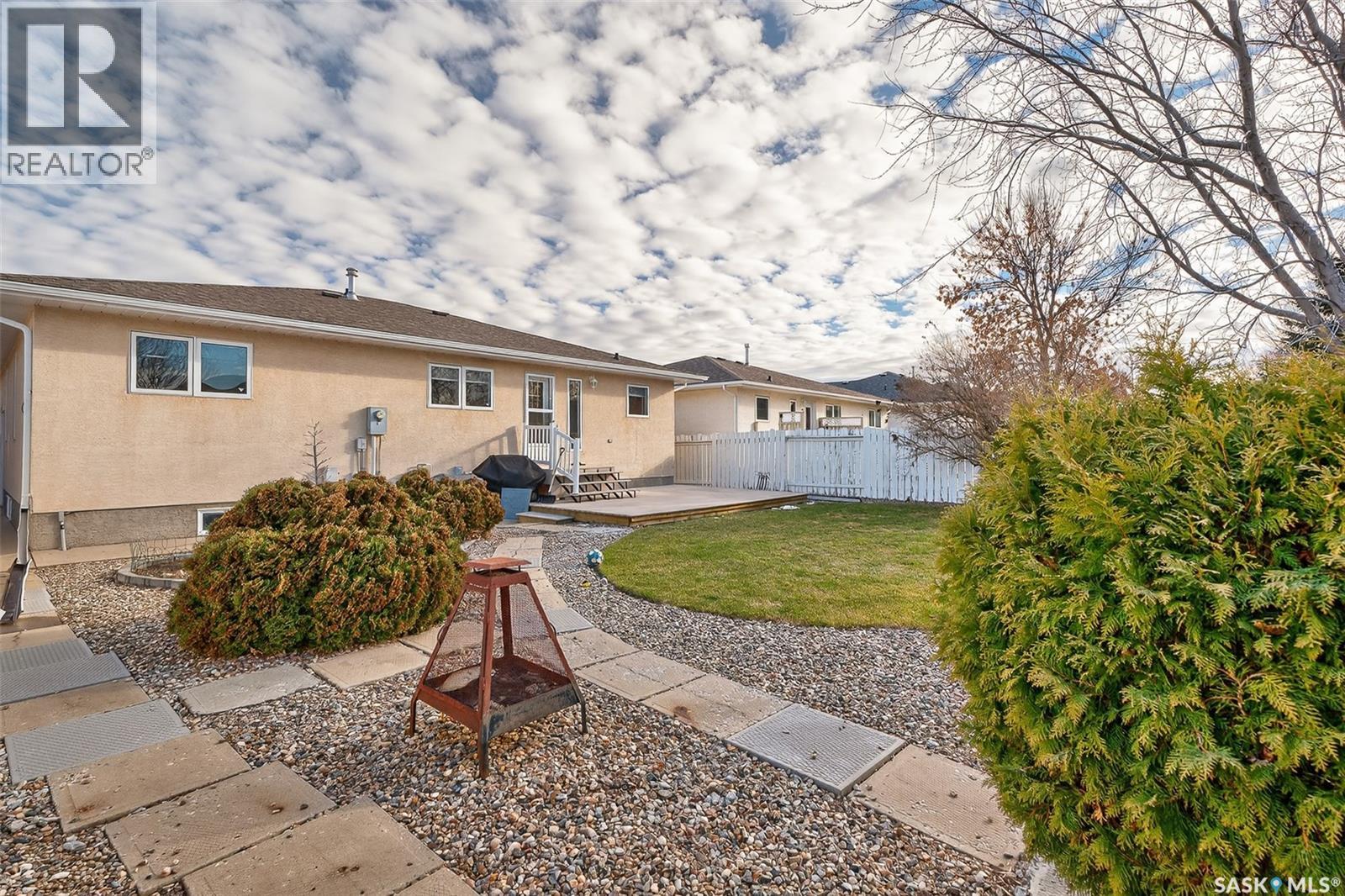 413 Woodlily Drive, Moose Jaw, Saskatchewan  S6J 1K4 - Photo 36 - SK025124