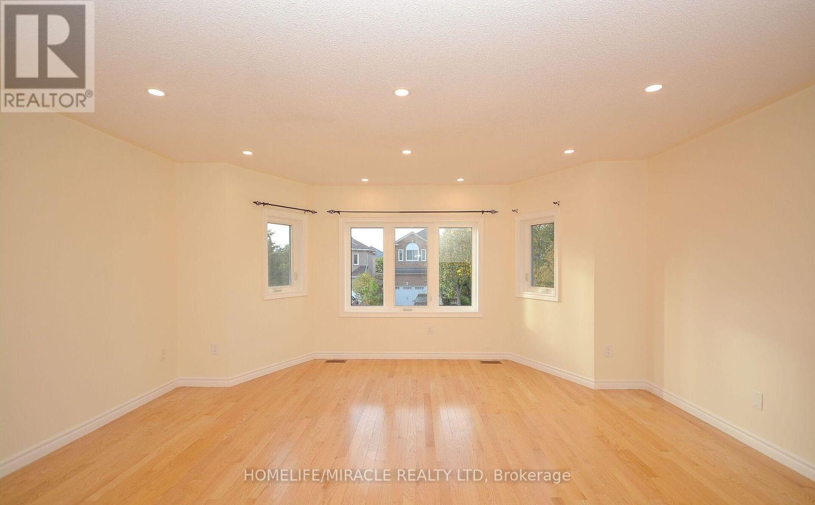 833 Mays Crescent, Mississauga (East Credit), Ontario  L5V 2G6 - Photo 14 - W12599686