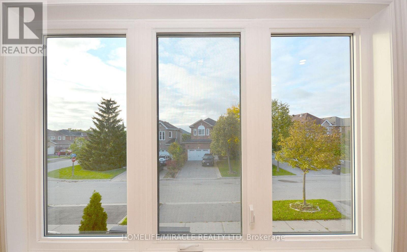 833 Mays Crescent, Mississauga (East Credit), Ontario  L5V 2G6 - Photo 15 - W12599686