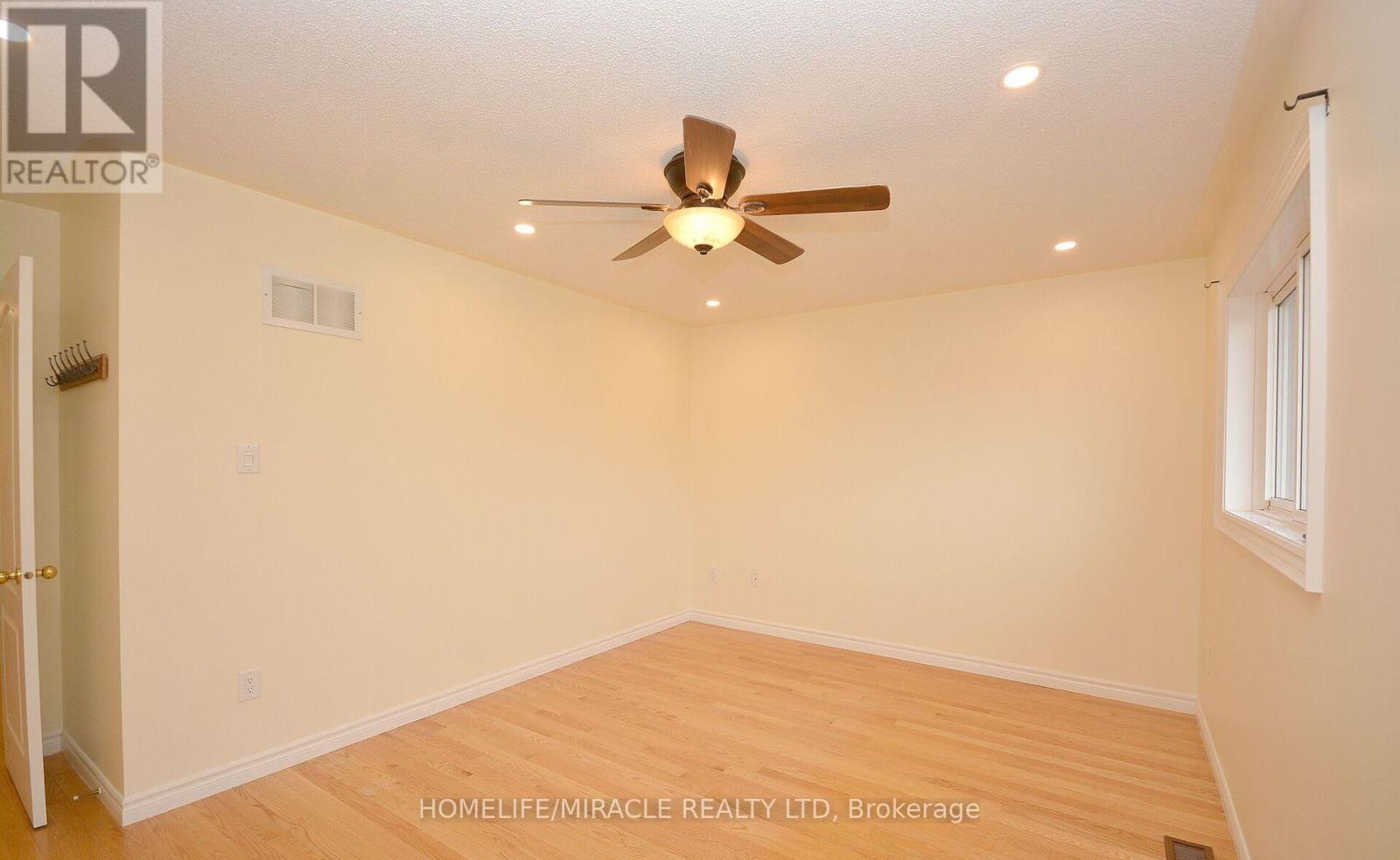 833 Mays Crescent, Mississauga (East Credit), Ontario  L5V 2G6 - Photo 17 - W12599686