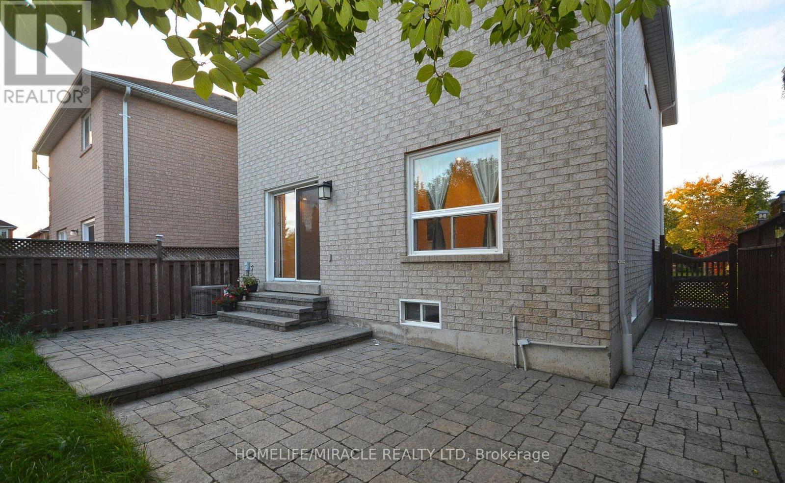 833 Mays Crescent, Mississauga (East Credit), Ontario  L5V 2G6 - Photo 32 - W12599686