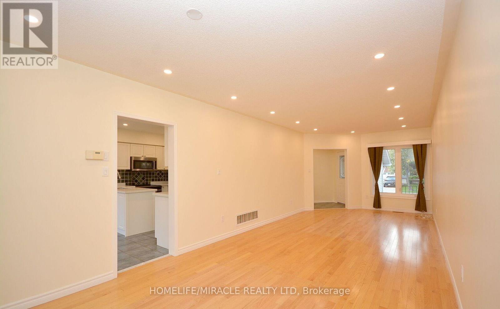 833 Mays Crescent, Mississauga (East Credit), Ontario  L5V 2G6 - Photo 6 - W12599686