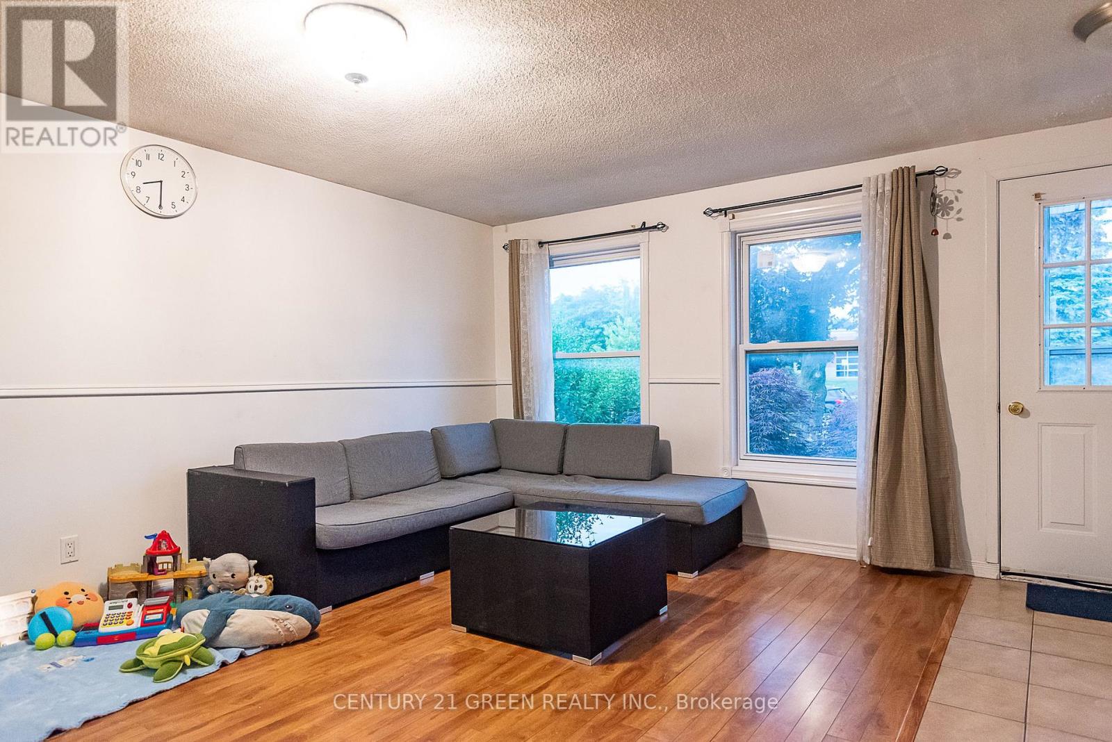 Main - 690 Elgin Street N, Cambridge, Ontario N1R 7W5 - Photo 4 - X12599684