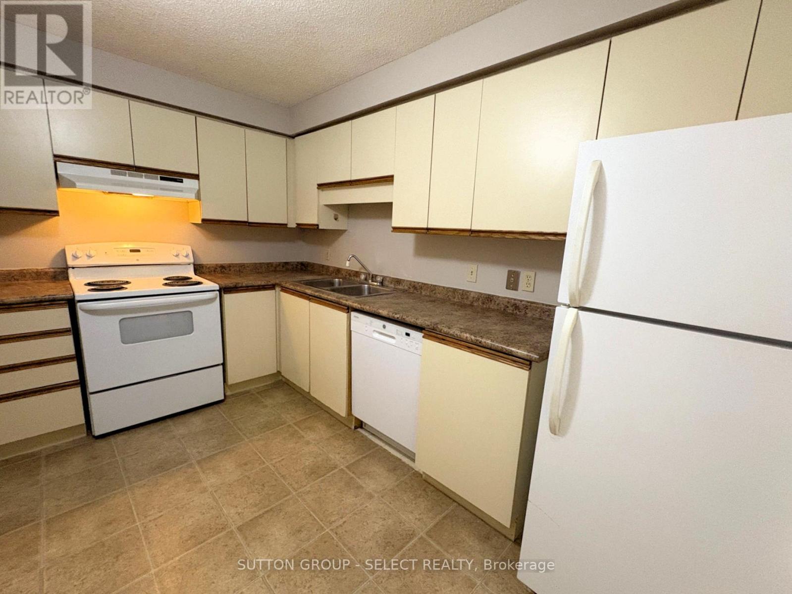 409 - 35 Green Valley Drive, Kitchener, Ontario  N2P 2A5 - Photo 11 - X12598664