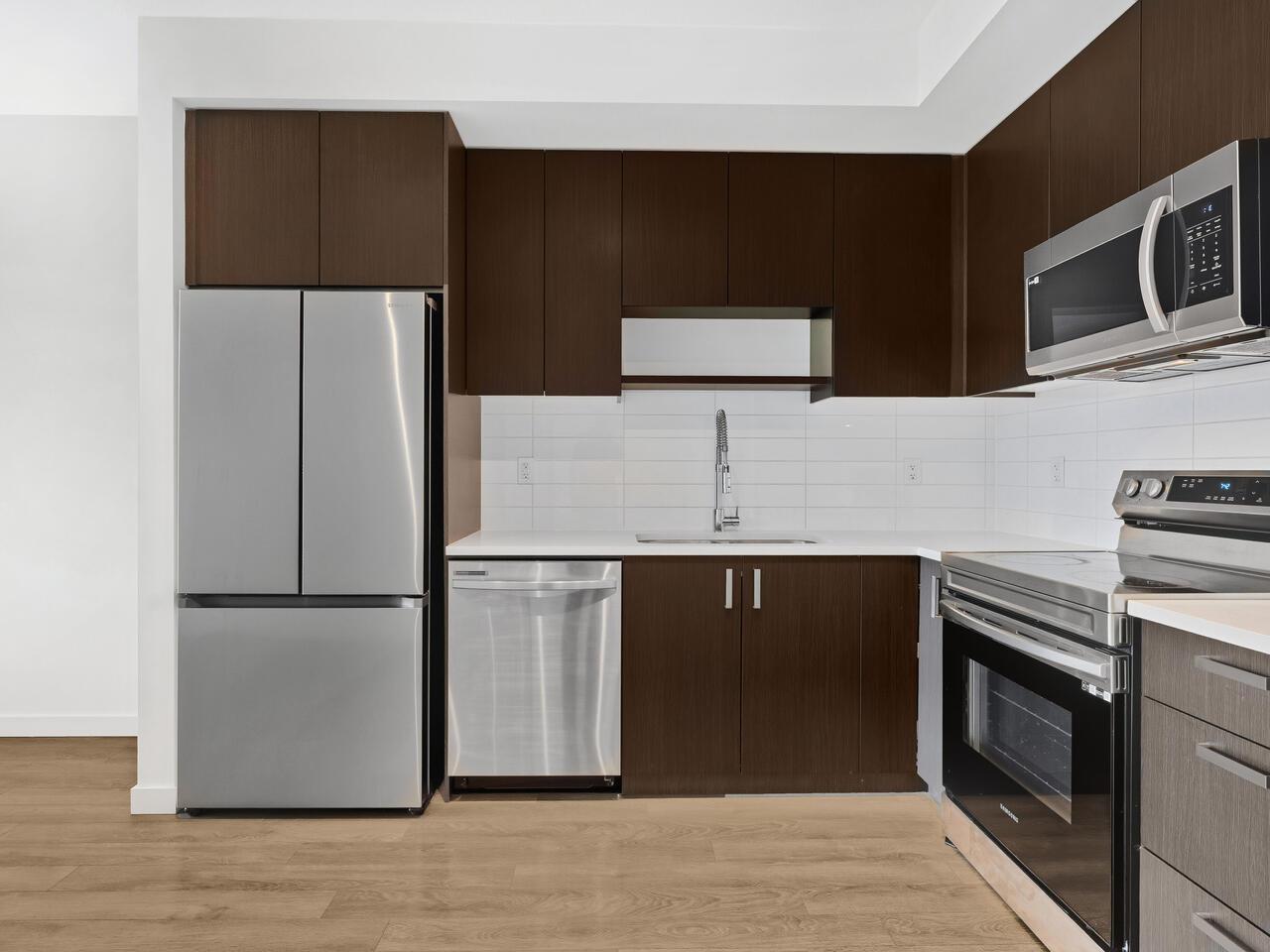 203 15858 Fraser Highway, Surrey, British Columbia  V4N 6X4 - Photo 3 - R3072077