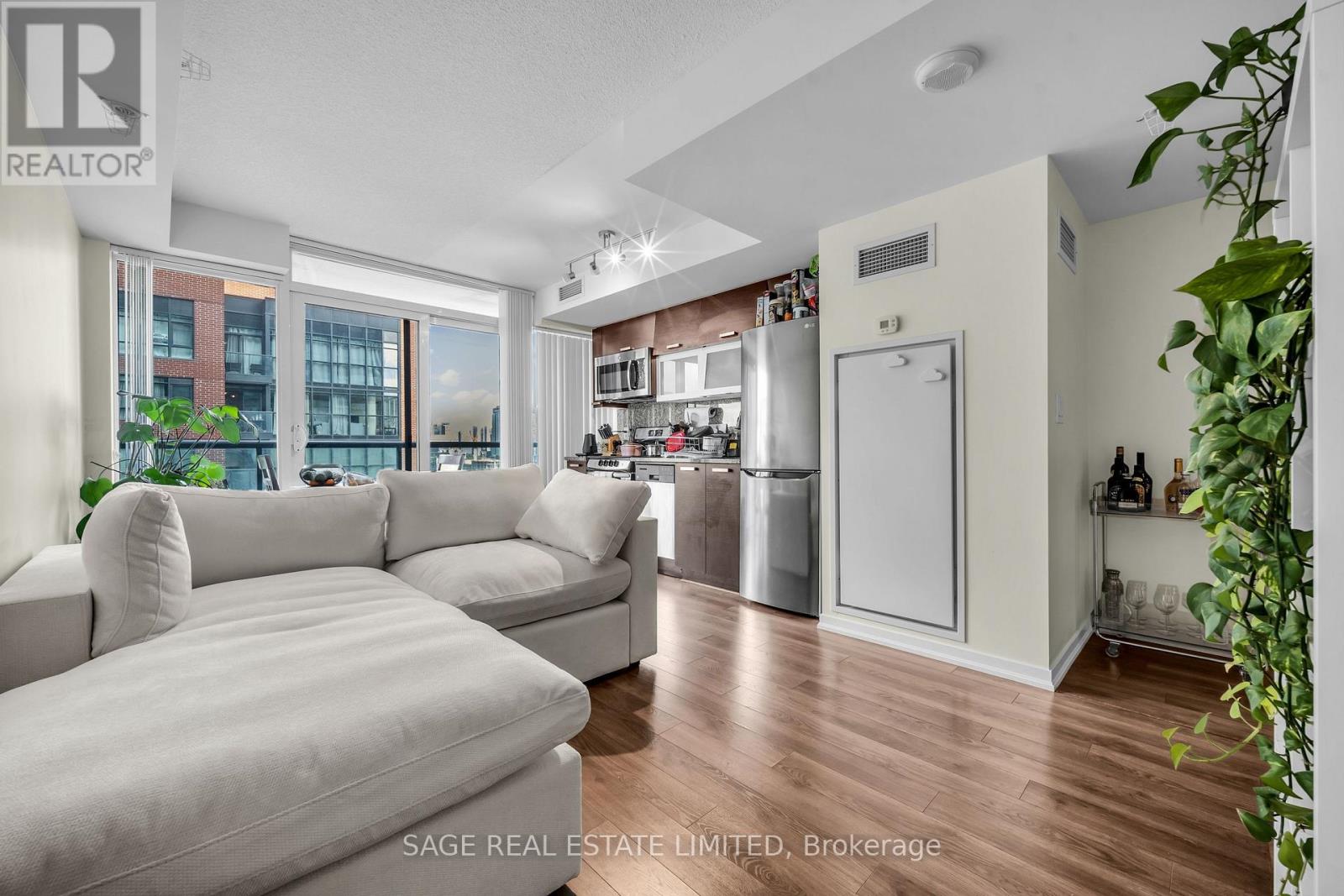 1210e - 36 Lisgar Street, Toronto, Ontario  M6J 0C7 - Photo 2 - C12599692