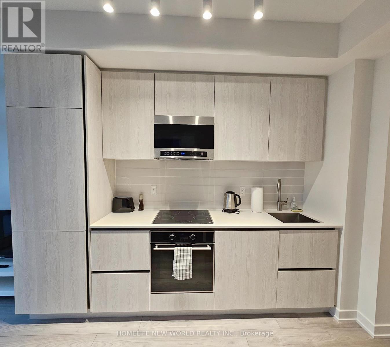 1714 - 120 Broadway Avenue, Toronto, Ontario  M4P 0E9 - Photo 2 - C12599710