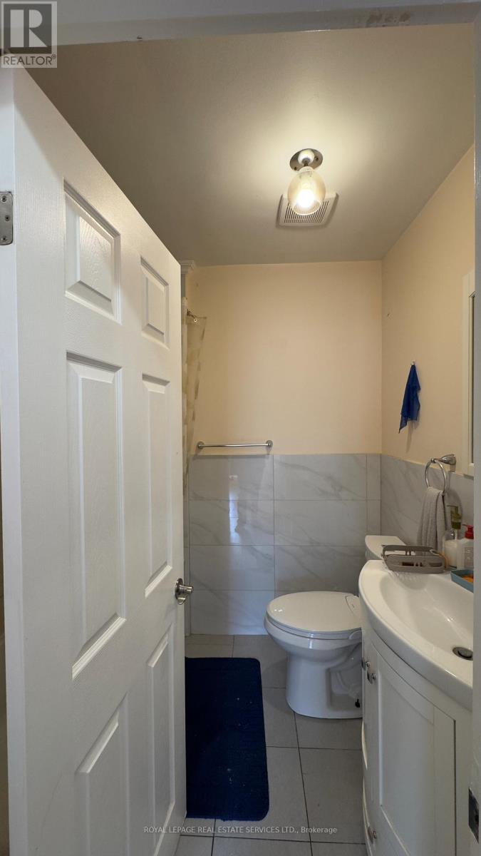 151 Vodden Street E, Brampton, Ontario  L6V 1M6 - Photo 11 - W12599664