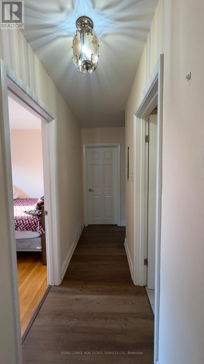 151 Vodden Street E, Brampton, Ontario  L6V 1M6 - Photo 5 - W12599664