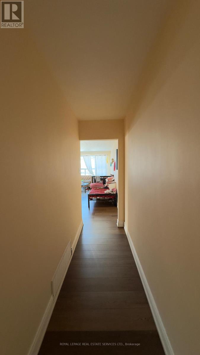 151 Vodden Street E, Brampton, Ontario  L6V 1M6 - Photo 10 - W12599664