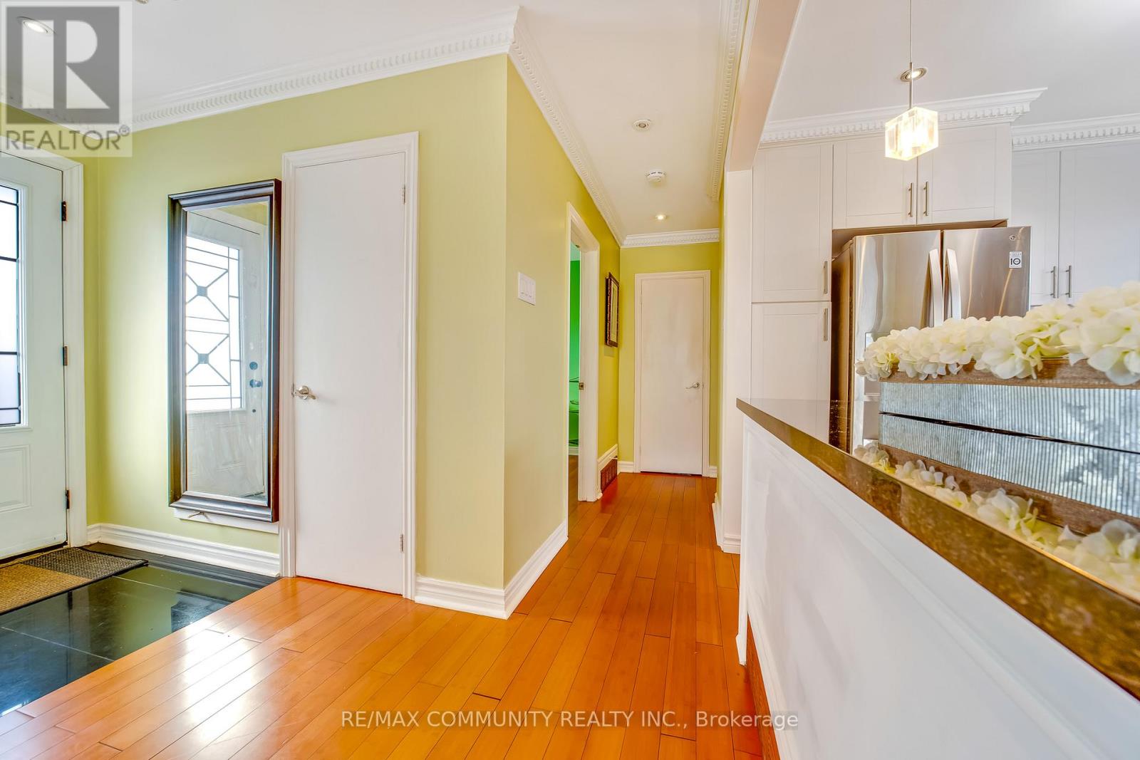 24 Hurley Crescent, Toronto, Ontario  M1P 4H4 - Photo 17 - E12599716