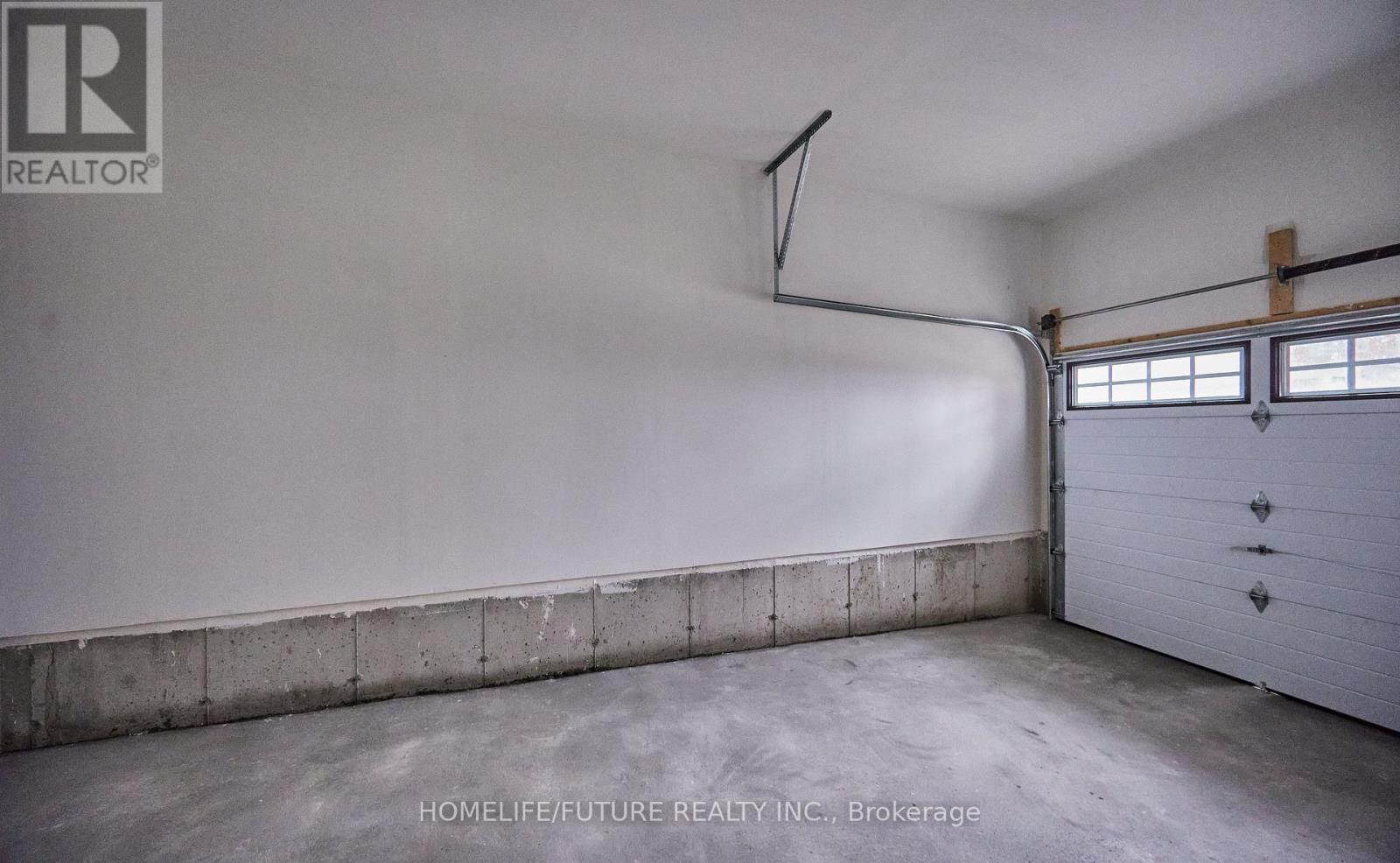 3378 Salt Springs Drive, Pickering, Ontario L1X 0T3 - Photo 4 - E12599756