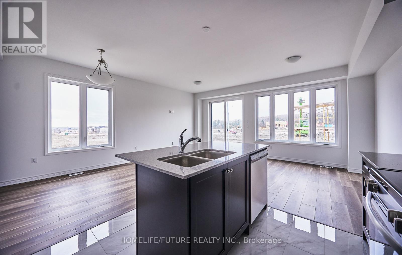 3378 Salt Springs Drive, Pickering, Ontario L1X 0T3 - Photo 5 - E12599756