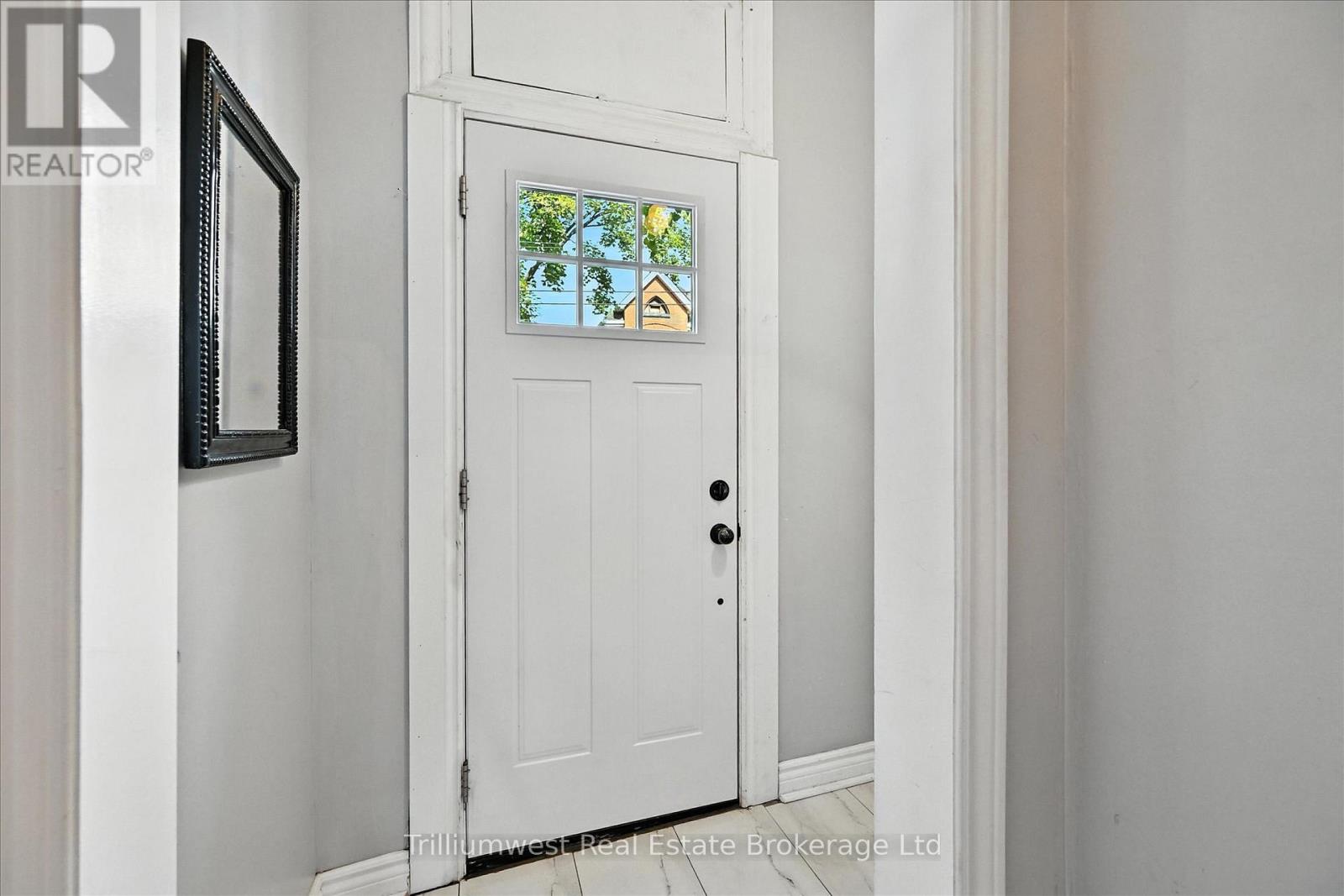 4 Madison Avenue, Hamilton, Ontario  L8L 5Y3 - Photo 5 - X12470317