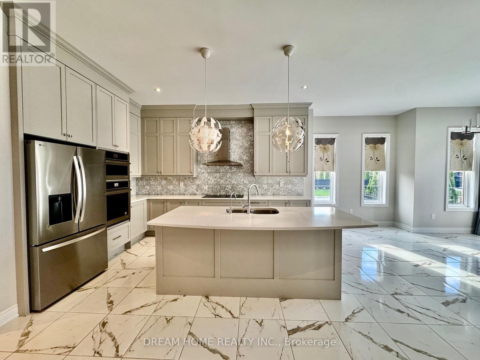 28 Larkin Avenue, King, Ontario  L7B 0N9 - Photo 4 - N12599694