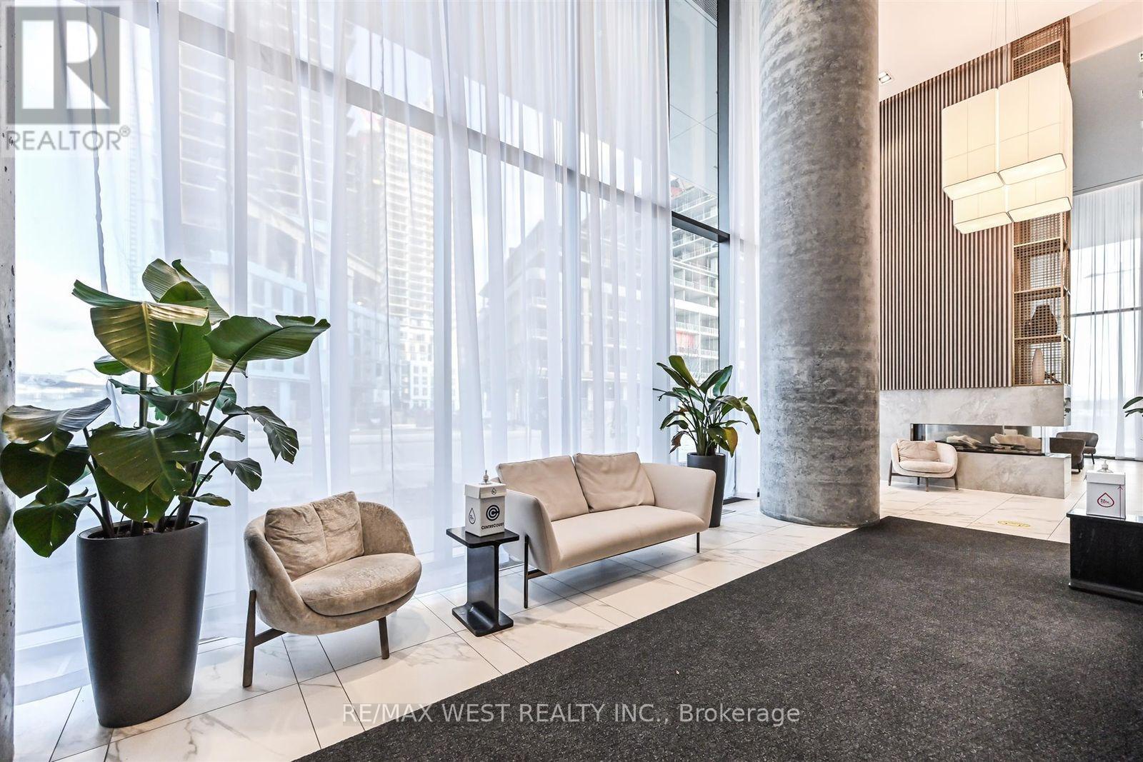 4310 - 950 Portage Parkway, Vaughan, Ontario  L4K 0J7 - Photo 2 - N12599748