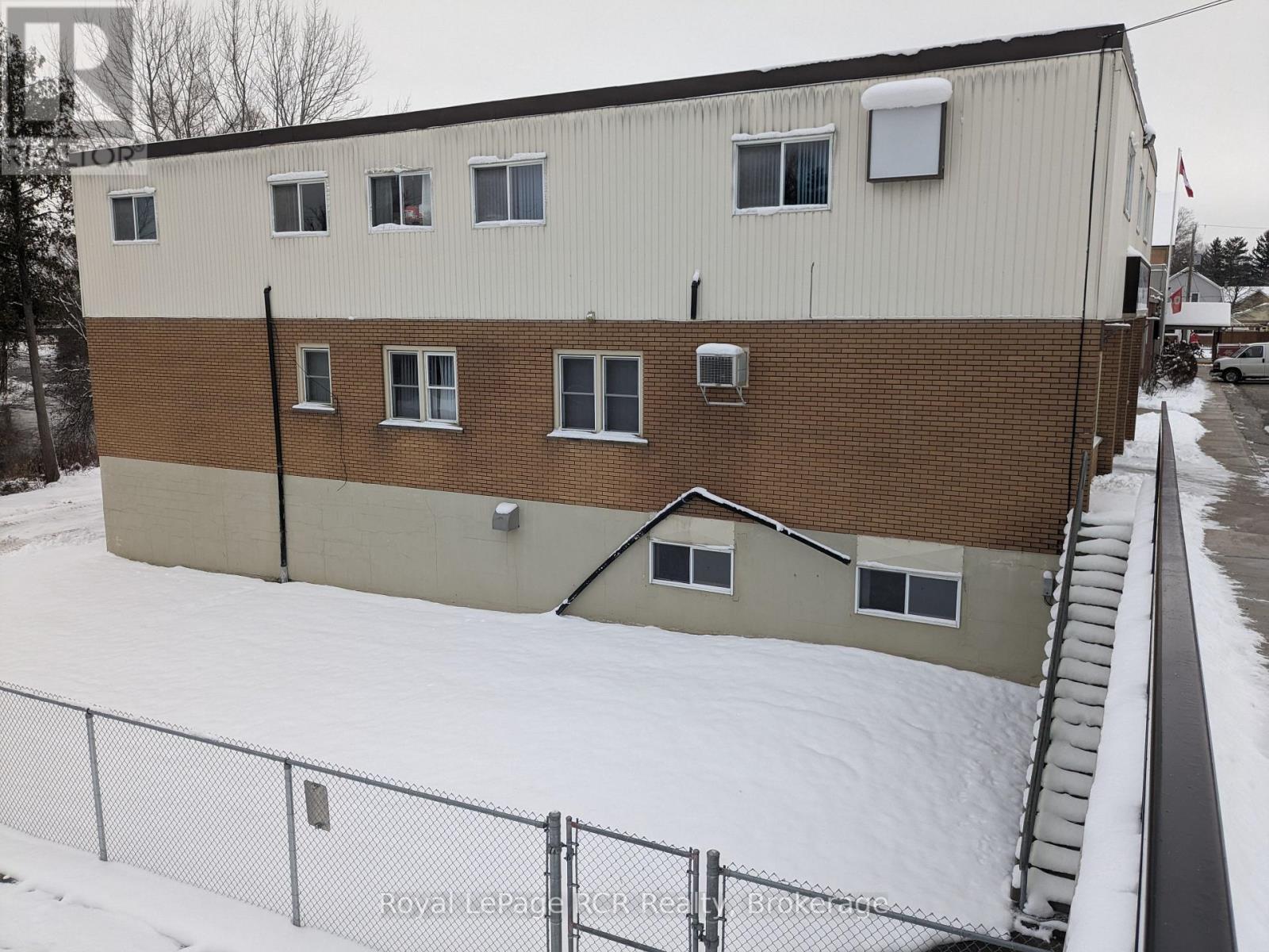 137 George Street W, West Grey, Ontario N0G 1R0 - Photo 3 - X12599804