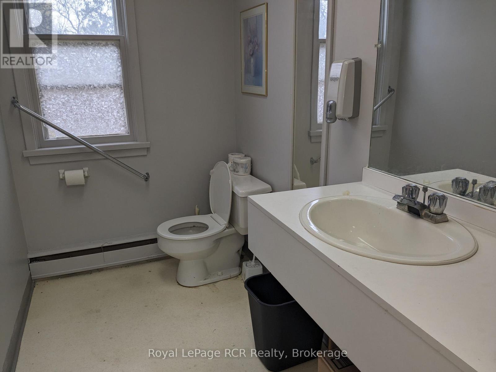 137 George Street W, West Grey, Ontario N0G 1R0 - Photo 33 - X12599804