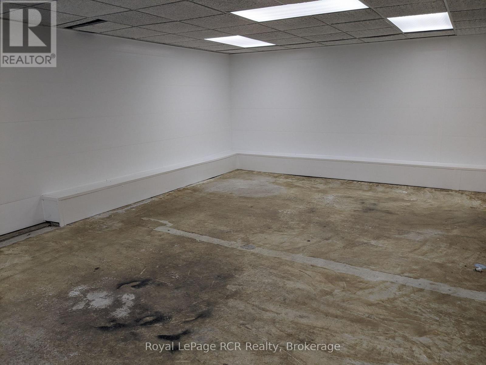 137 George Street W, West Grey, Ontario N0G 1R0 - Photo 41 - X12599804