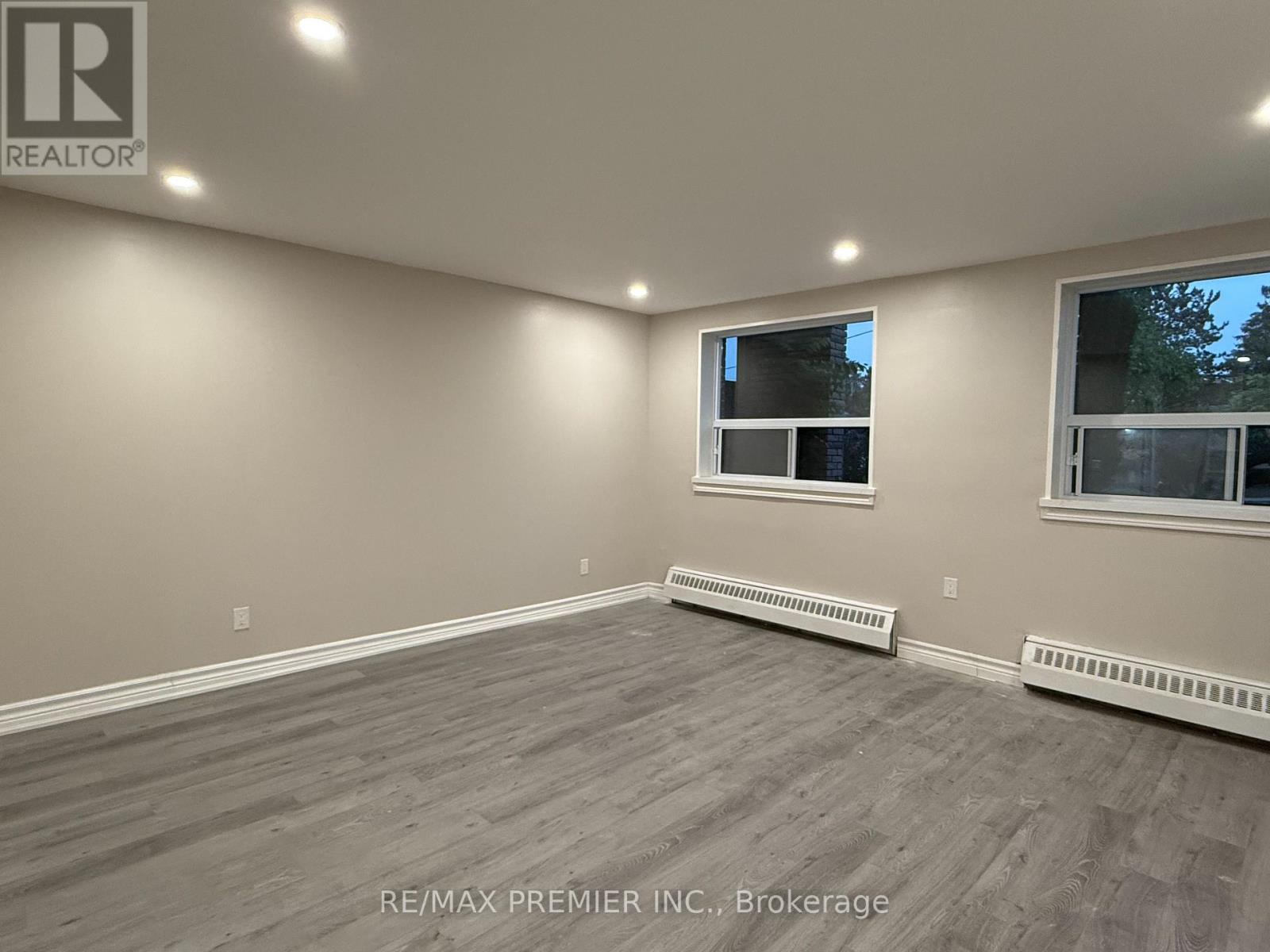 2 - 40 Torbolton Drive, Toronto, Ontario  M9W 3Y2 - Photo 4 - W12599704